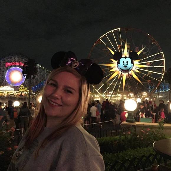 Meet your Posher, Lindsey - Picture 1 of 1